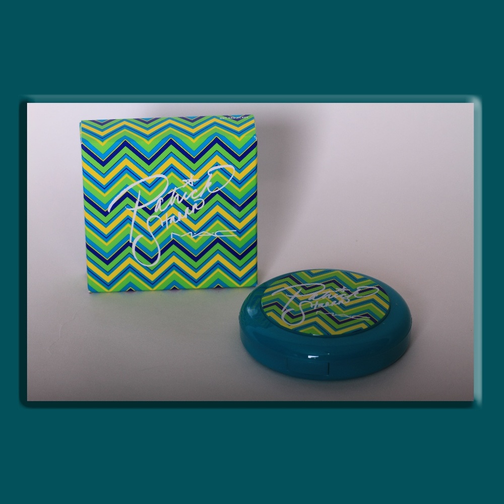 HOT & HEAVY Face Powder by Patrick Starrr